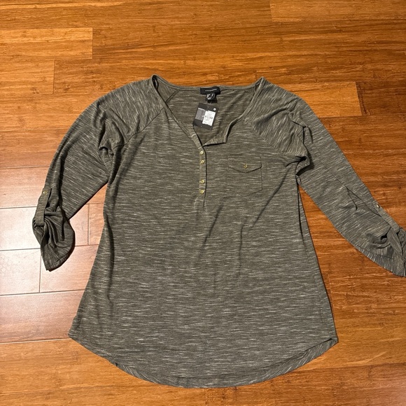 Atmosphere Tops - Olive Women’sTop